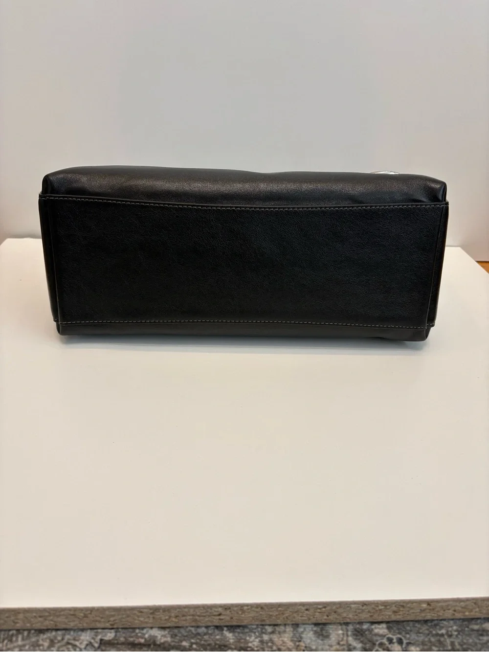 ✨Coach Pocket Juliet 30 - Black with Silver hardware - Like New condition✨